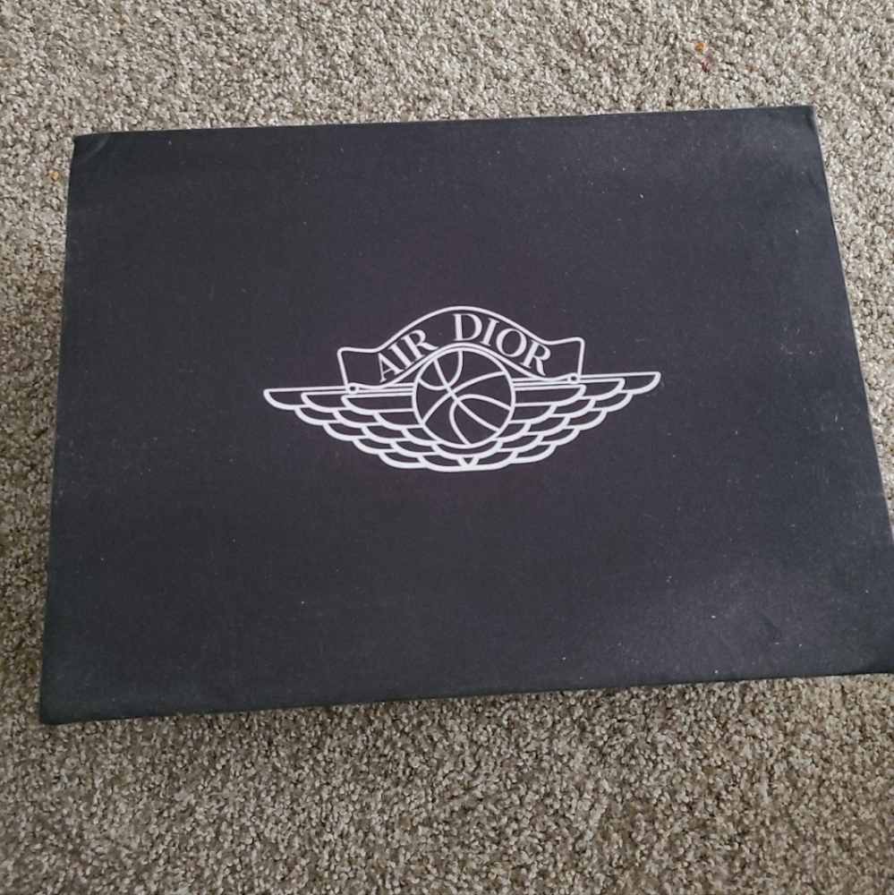 Dior Air Jordan 1 Low - Picture 4 of 4